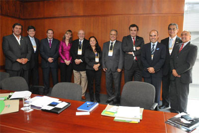 Rafael Gallego Nadal, presidente de CEAVYT &ndash;cuarto por la Dcha. - con los presidentes de las agencias de habla hispana