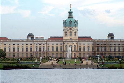 Exterior del Maritim Hotel Berlin,en el estilo de los a&ntilde;os 20