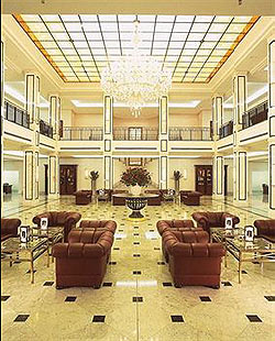 Uno de los lujosos interiores del Hotel Maritim Berlin