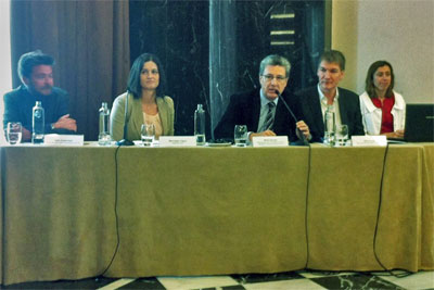Pie de foto (de Izq. a Dcha.): Nick Greenfield, Jefe de Relaciones de la European Tour Operators Association (ETOA), Mercedes Tejero Gerente de la Confederaci&oacute;n Espa&ntilde;ola de Agencias de Viajes (CEAV), Mart&iacute;n Sarrate, Representante de la Plataforma, y Niko Frzop, Director de Producto en Espa&ntilde;a de Royal Caribbean, en representaci&oacute;n del sector de cruceros
